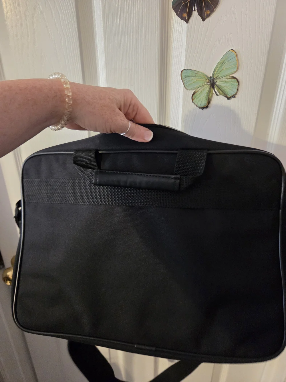 HP Black Men's Laptop Messenger Bag - Adjustable Shoulder Strap